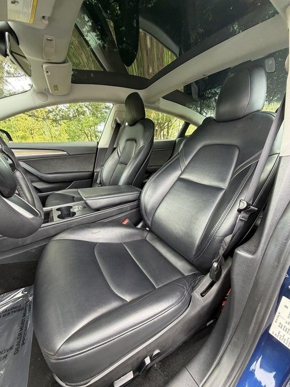 Tesla Model 3  2023