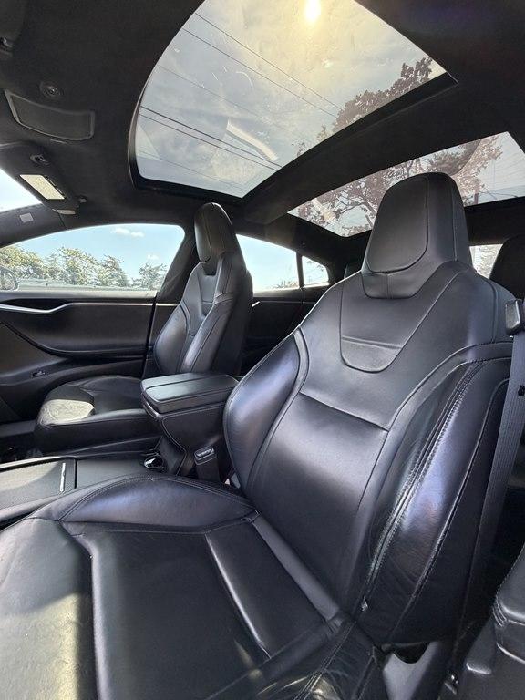 Tesla Model S  2016