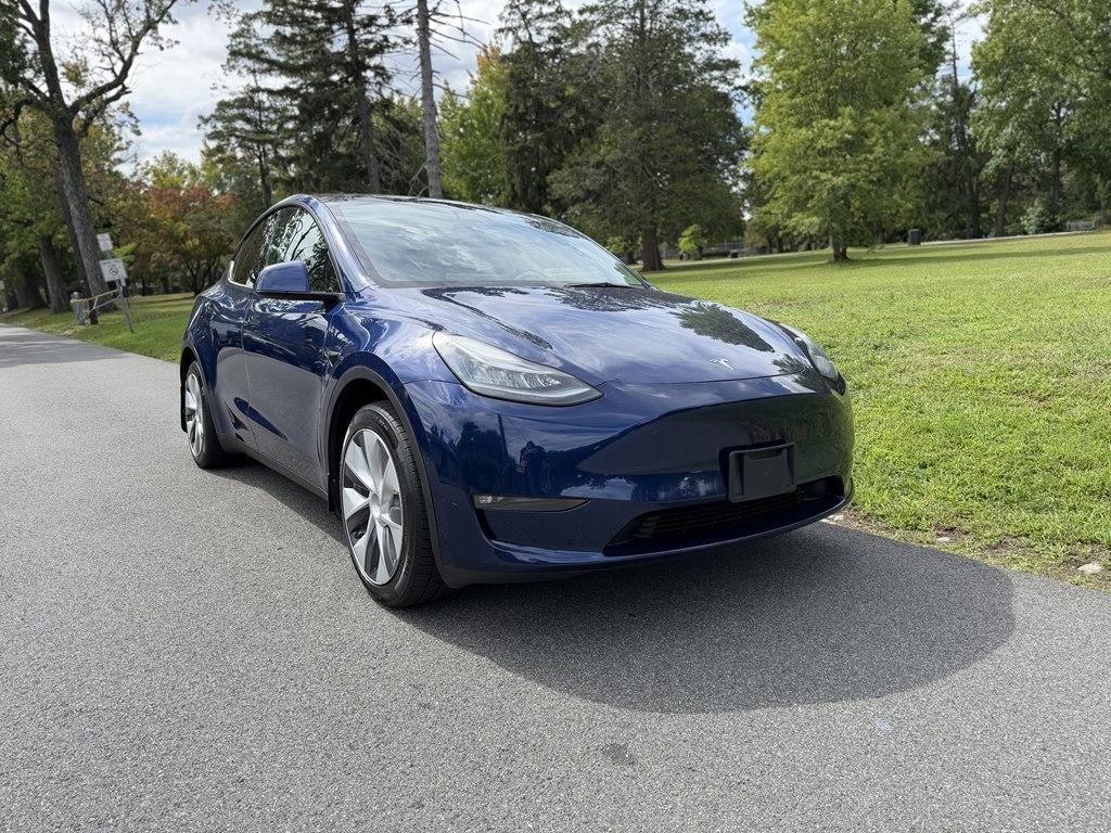 Tesla Model Y photo 3