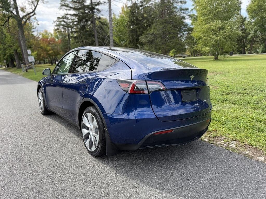 Tesla Model Y photo 5