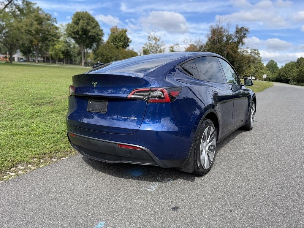Tesla Model Y photo 7