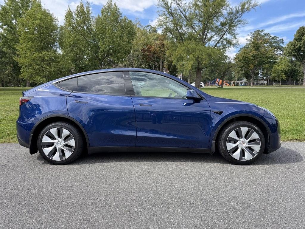Tesla Model Y photo 8