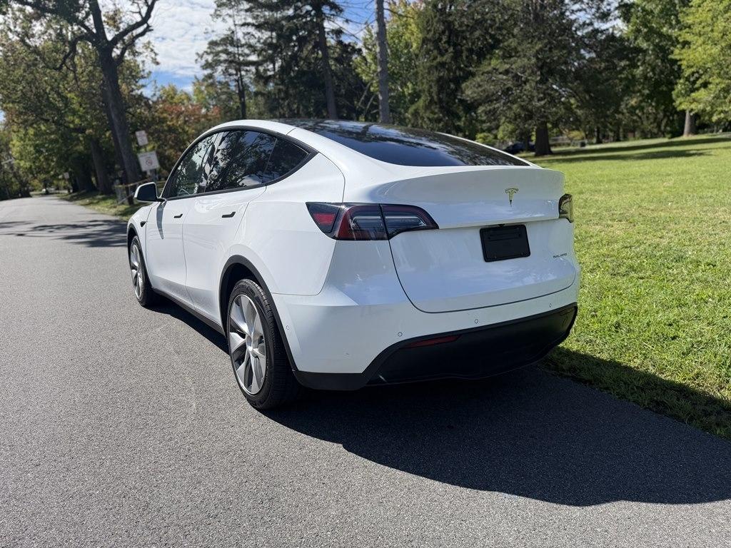 Tesla Model Y photo 3