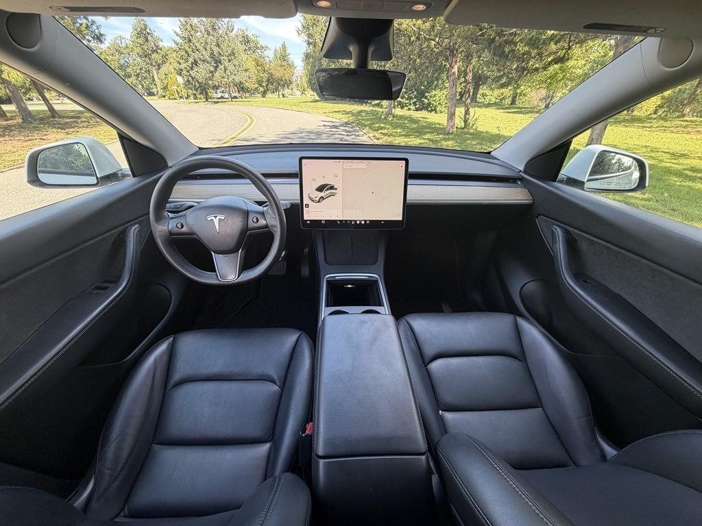 Tesla Model Y photo 8