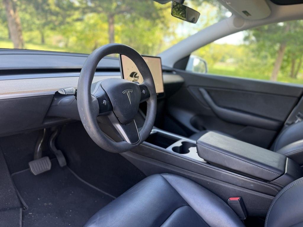 Tesla Model Y photo 9