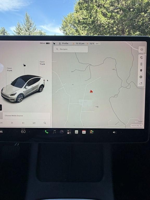 Tesla Model Y photo 11