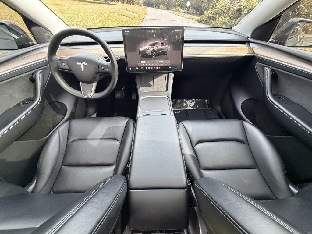 Tesla Model Y  2022
