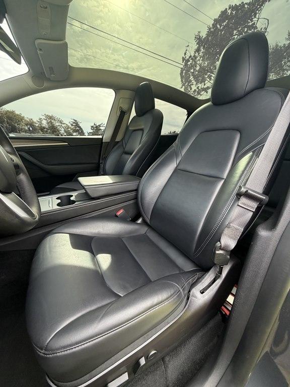 Tesla Model Y  2022