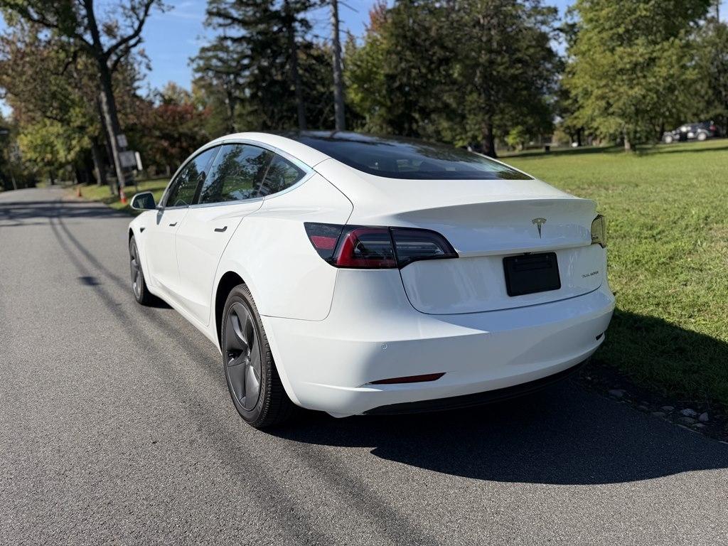 Tesla Model 3 photo 5
