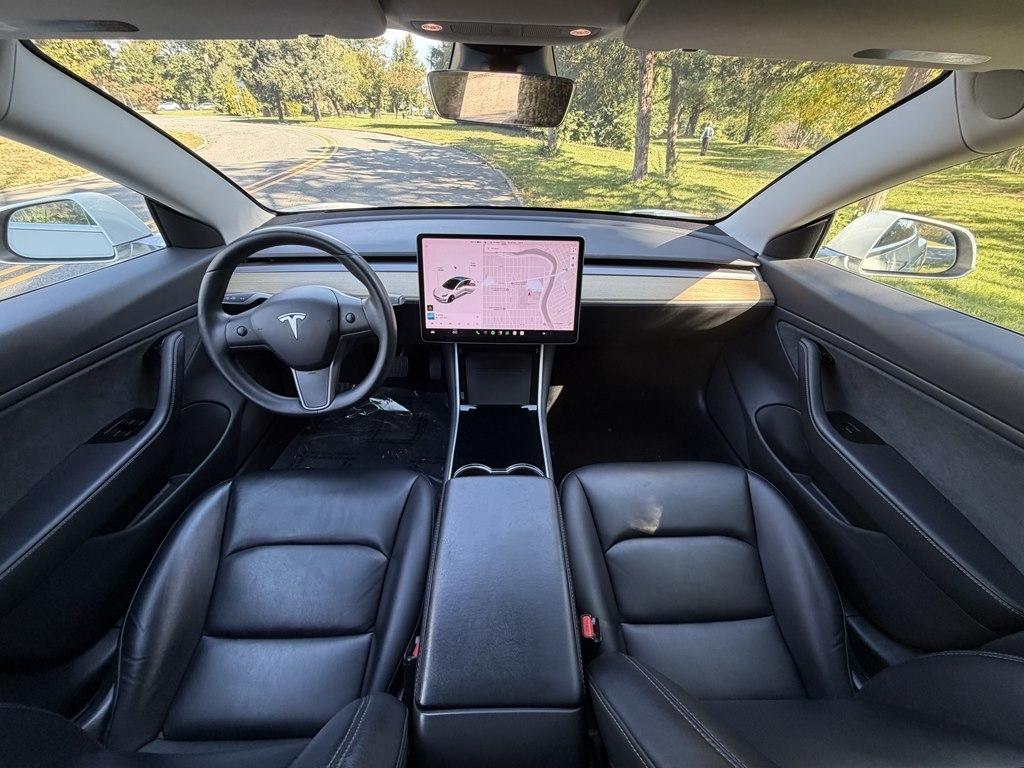 Tesla Model 3 photo 9