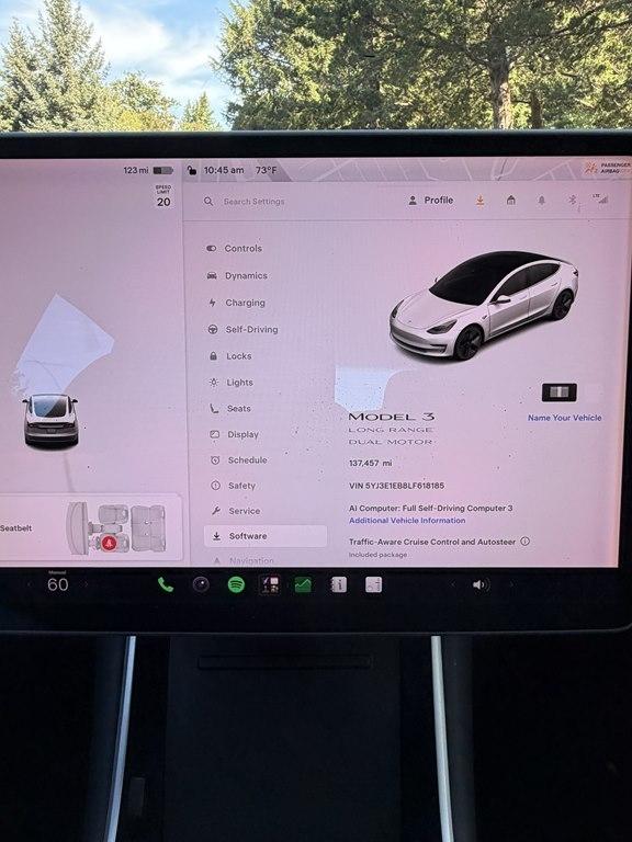 Tesla Model 3 photo 11