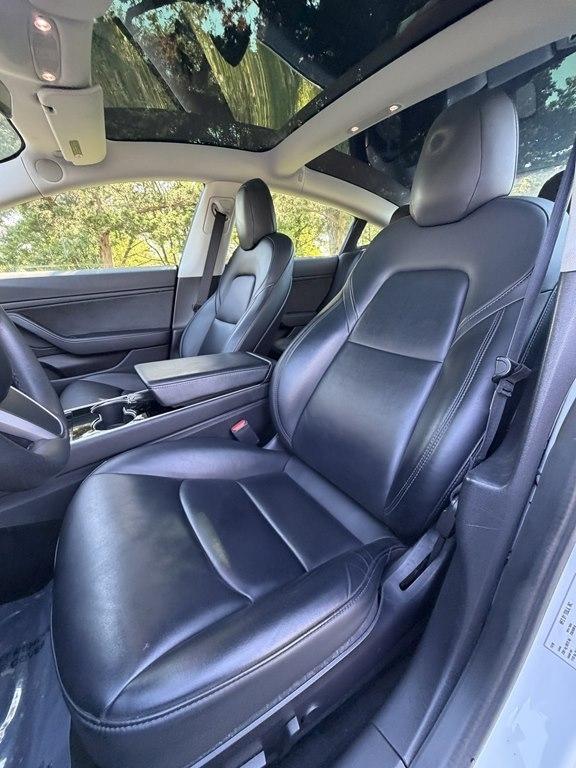 Tesla Model 3 photo 14