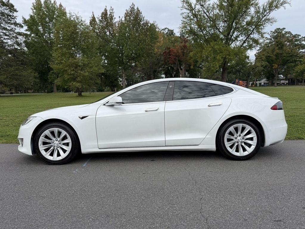 Tesla Model S photo 4