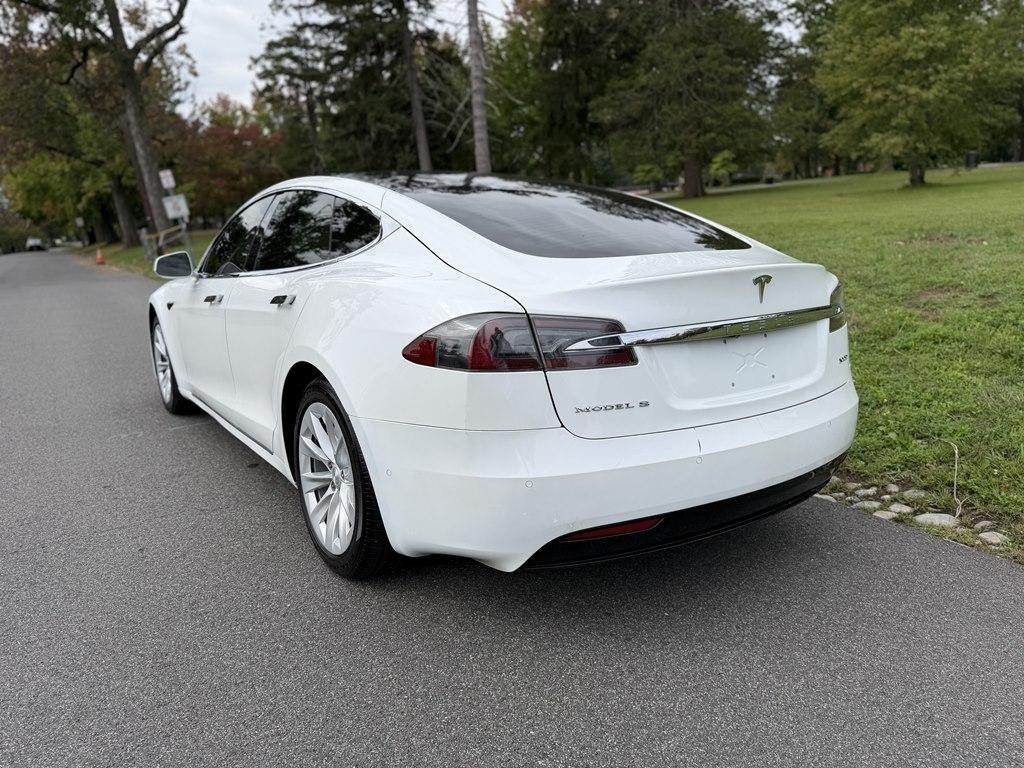 Tesla Model S photo 5