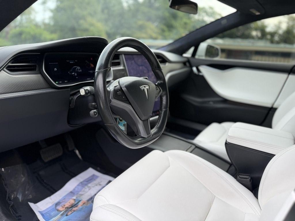 Tesla Model S photo 10