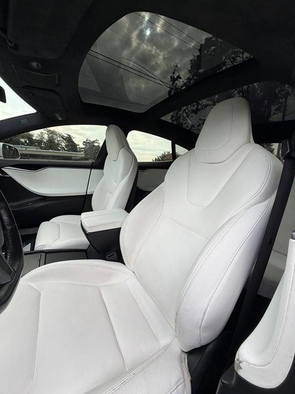 Tesla Model S photo 14