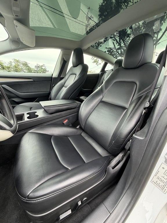 Tesla Model 3  2023