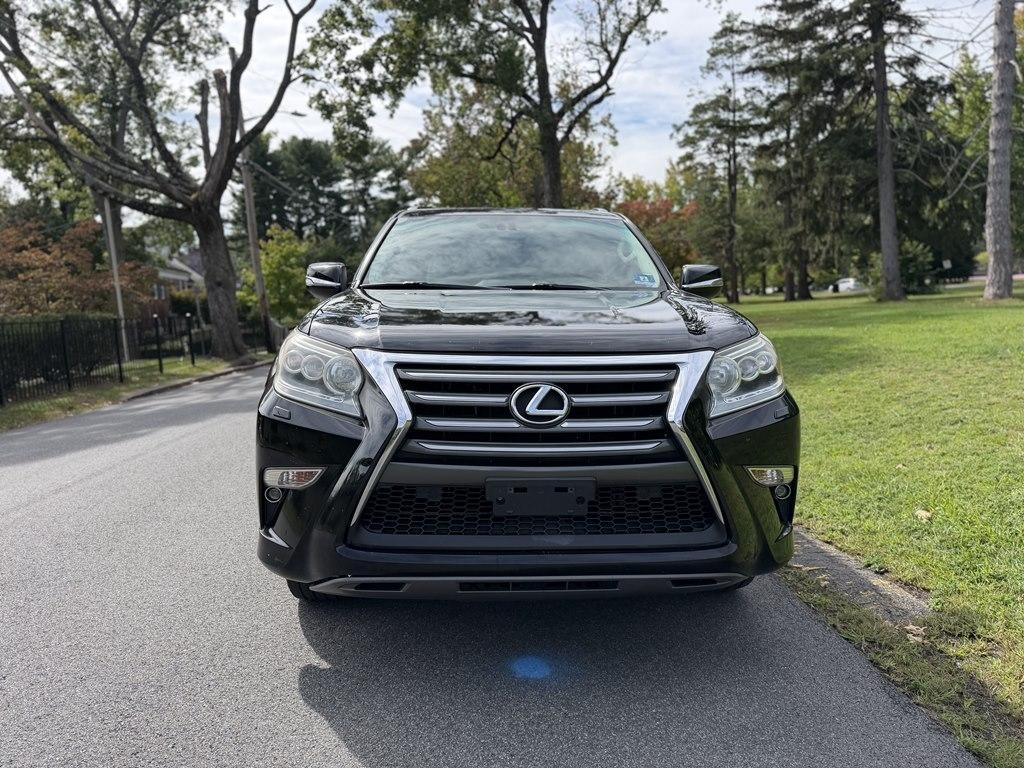 Lexus GX photo 2