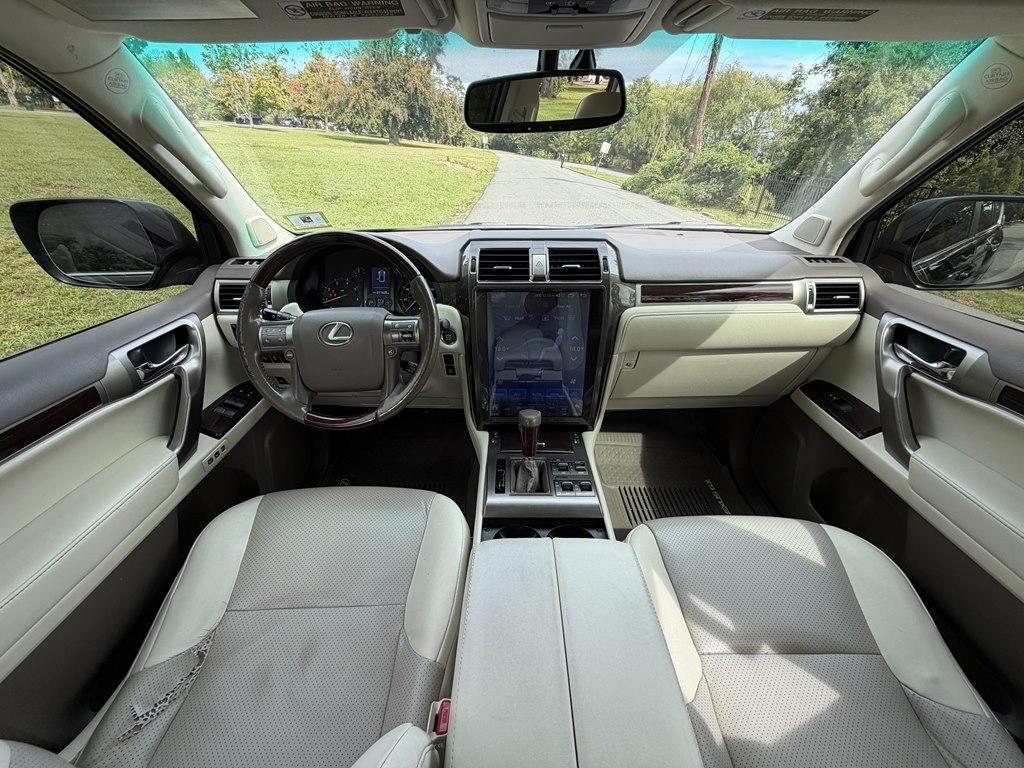 Lexus GX photo 9