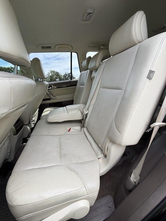 Lexus GX photo 14