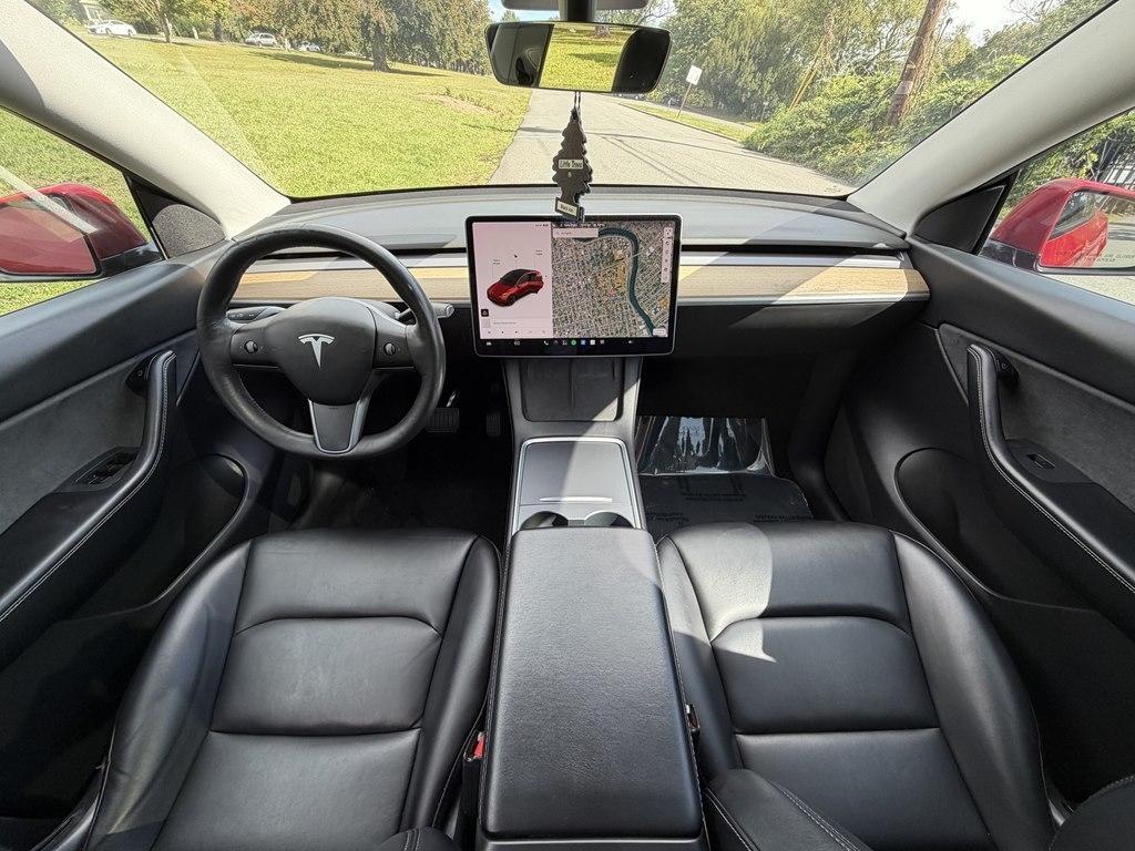 Tesla Model Y  2021