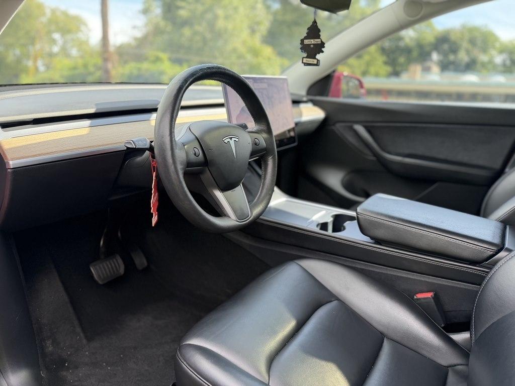 Tesla Model Y  2021
