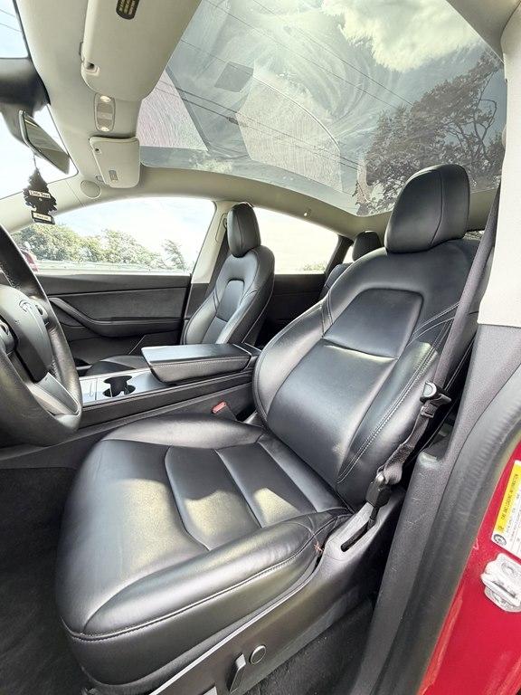 Tesla Model Y  2021