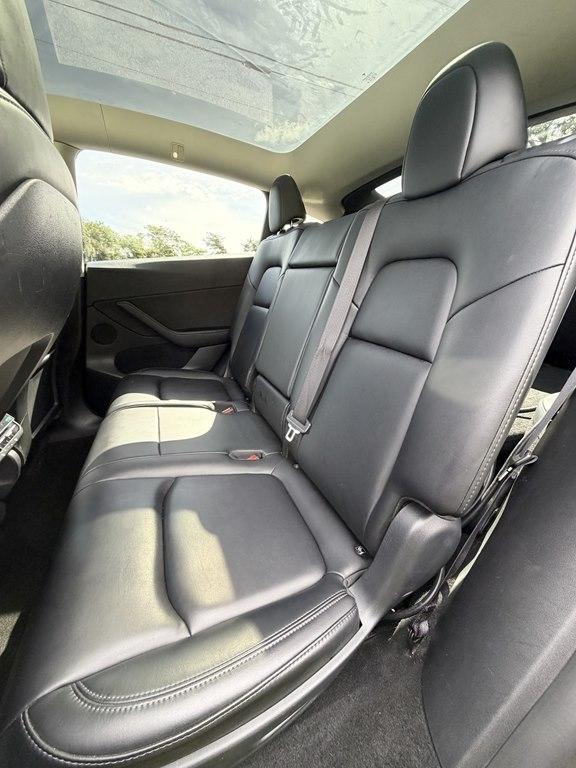 Tesla Model Y  2021