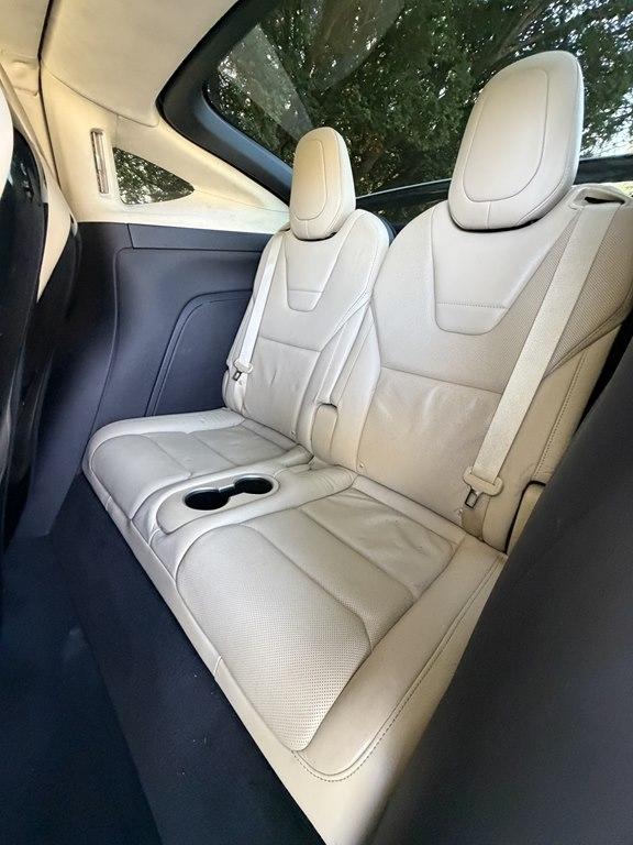 Tesla Model X photo 16
