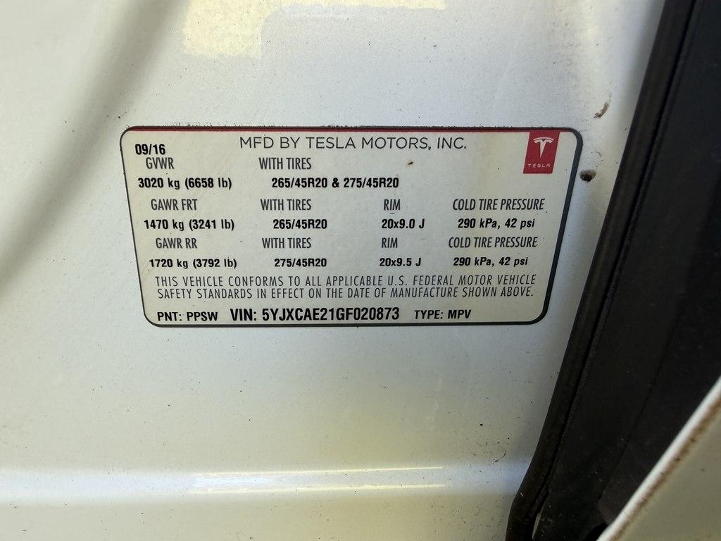 Tesla Model X photo 17