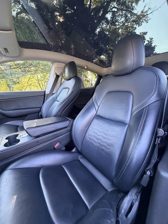 Tesla Model Y  2021