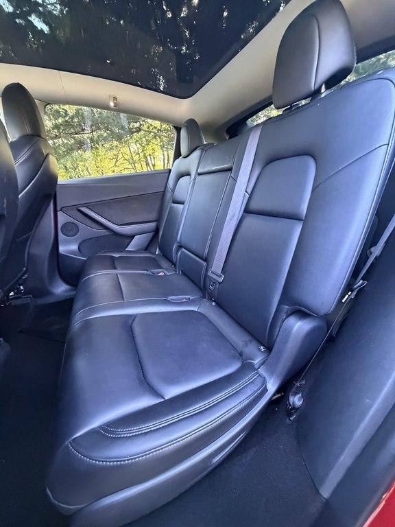 Tesla Model Y  2021