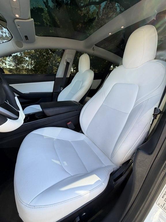 Tesla Model 3  2020