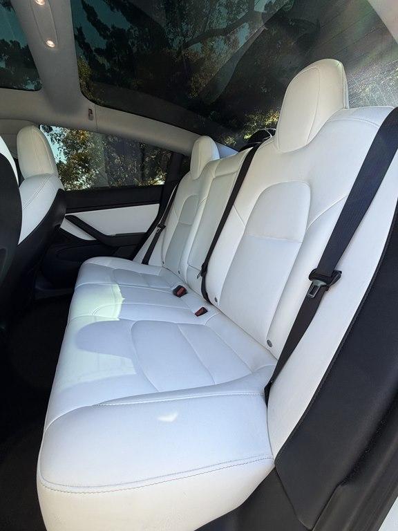 Tesla Model 3  2020