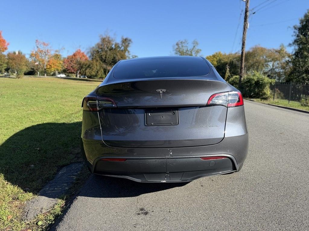 Tesla Model Y  2021