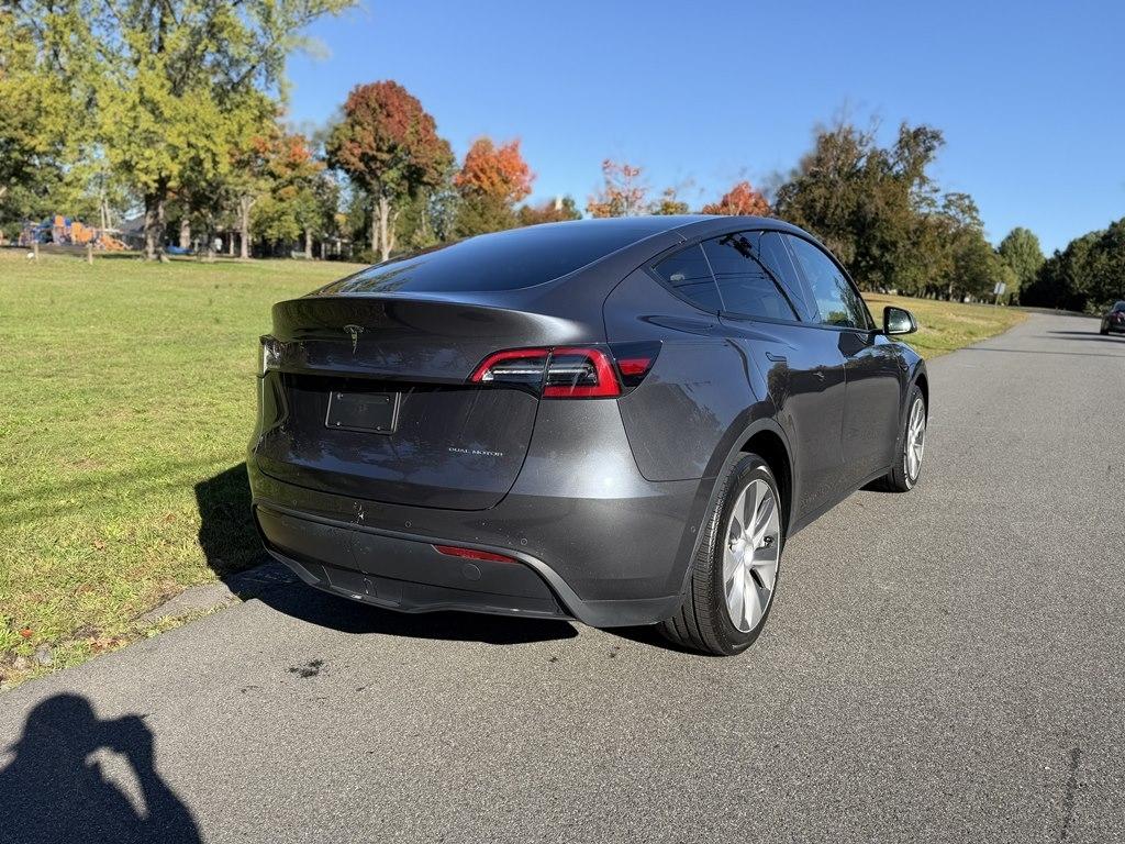 Tesla Model Y  2021