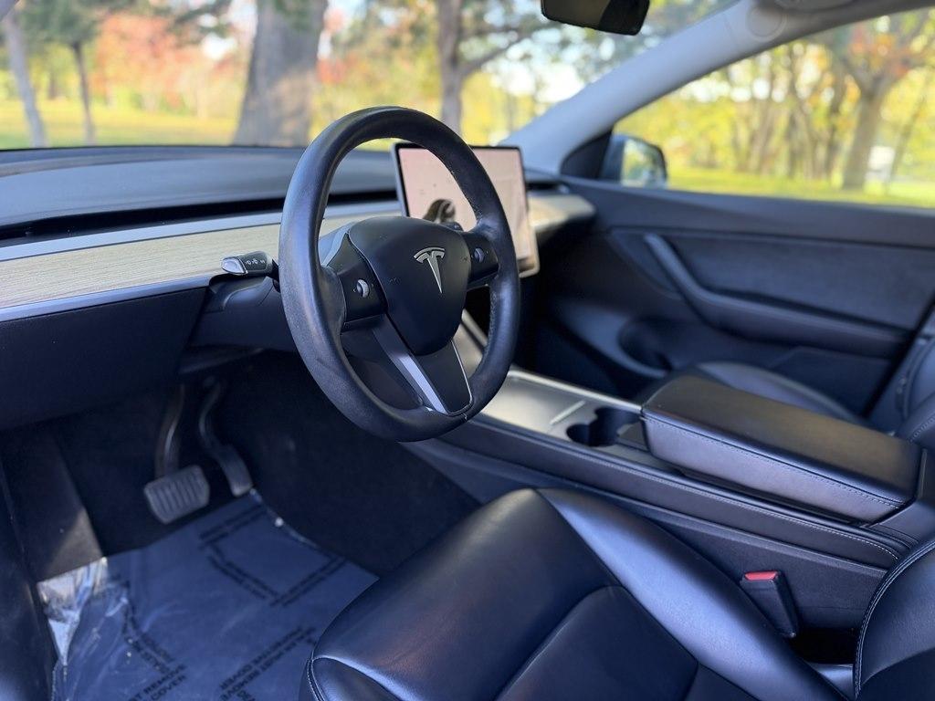 Tesla Model Y  2021