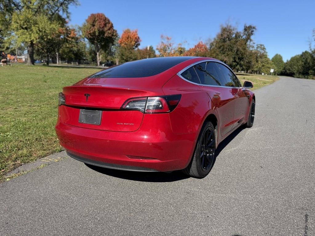 Tesla Model 3  2020