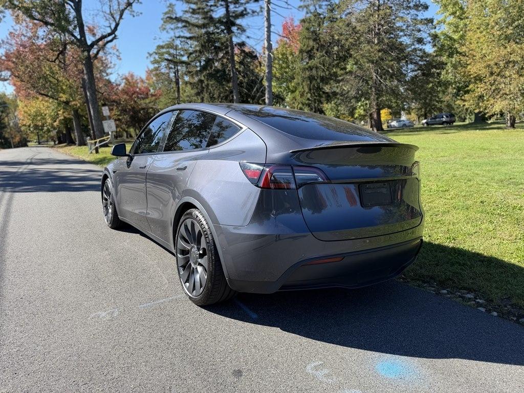 Tesla Model Y  2021