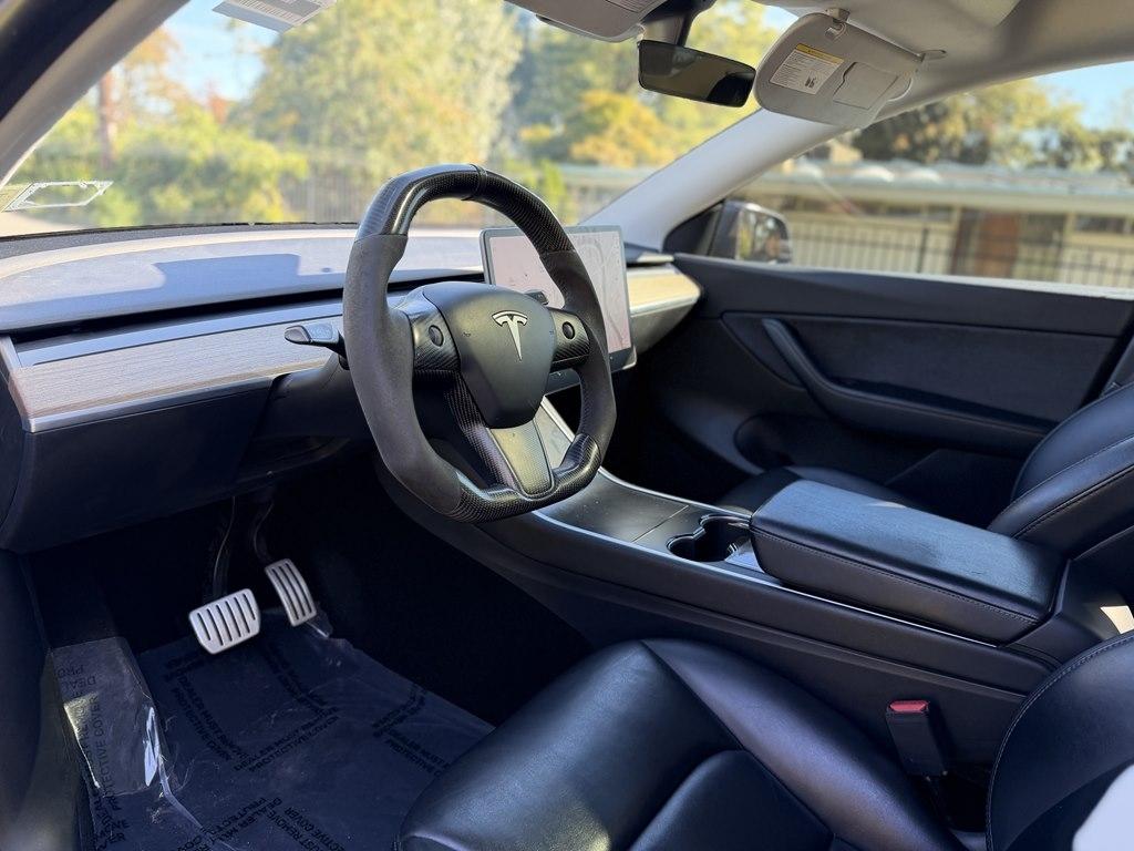 Tesla Model Y  2021