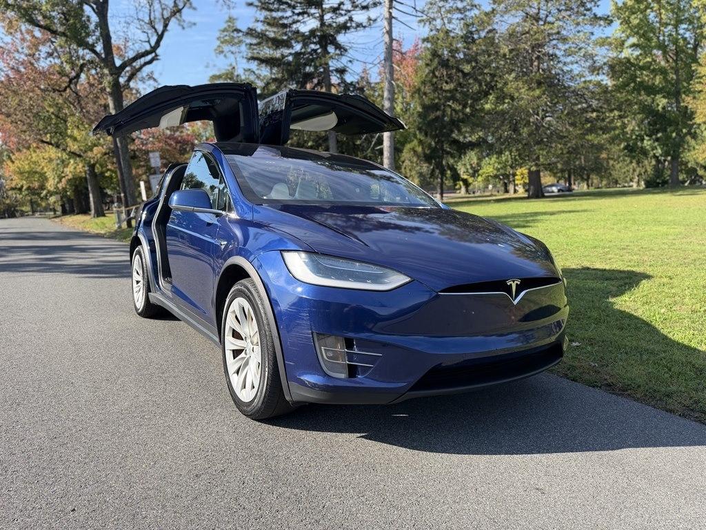 Tesla Model X  2019