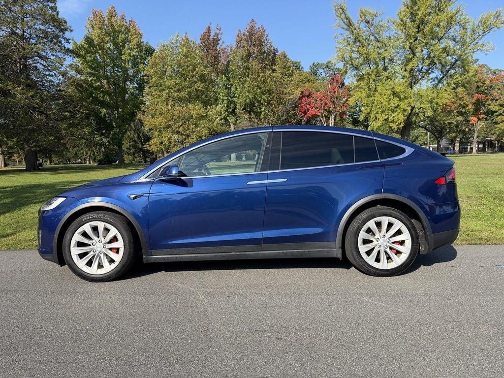 Tesla Model X  2019
