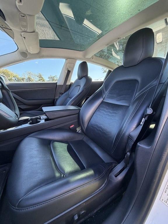 Tesla Model 3  2020