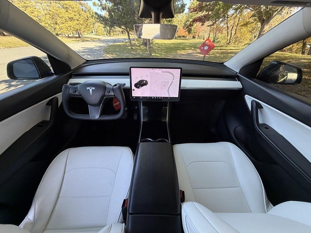 Tesla Model Y  2021