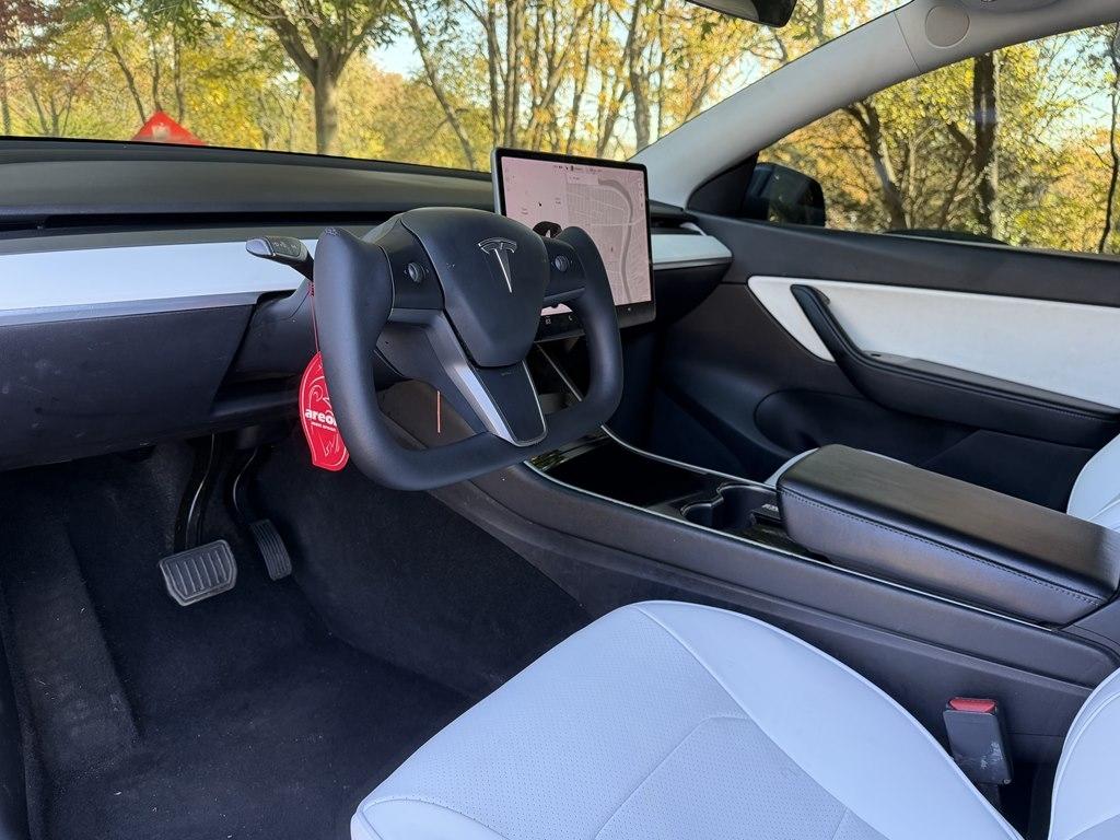 Tesla Model Y  2021