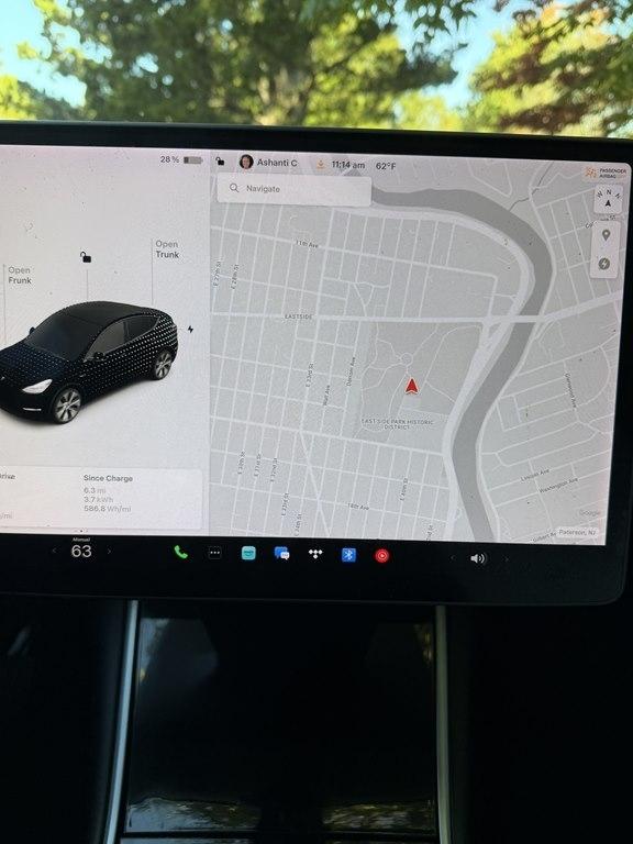 Tesla Model Y  2021