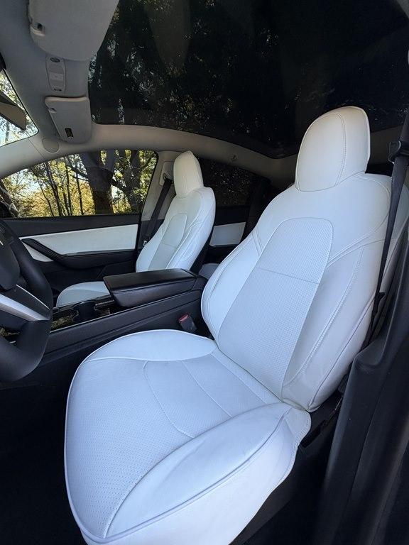 Tesla Model Y  2021