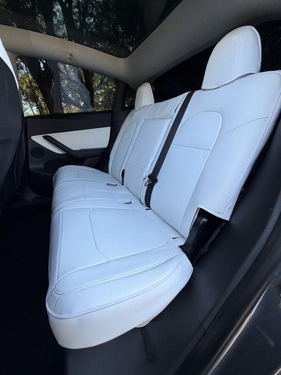 Tesla Model Y  2021