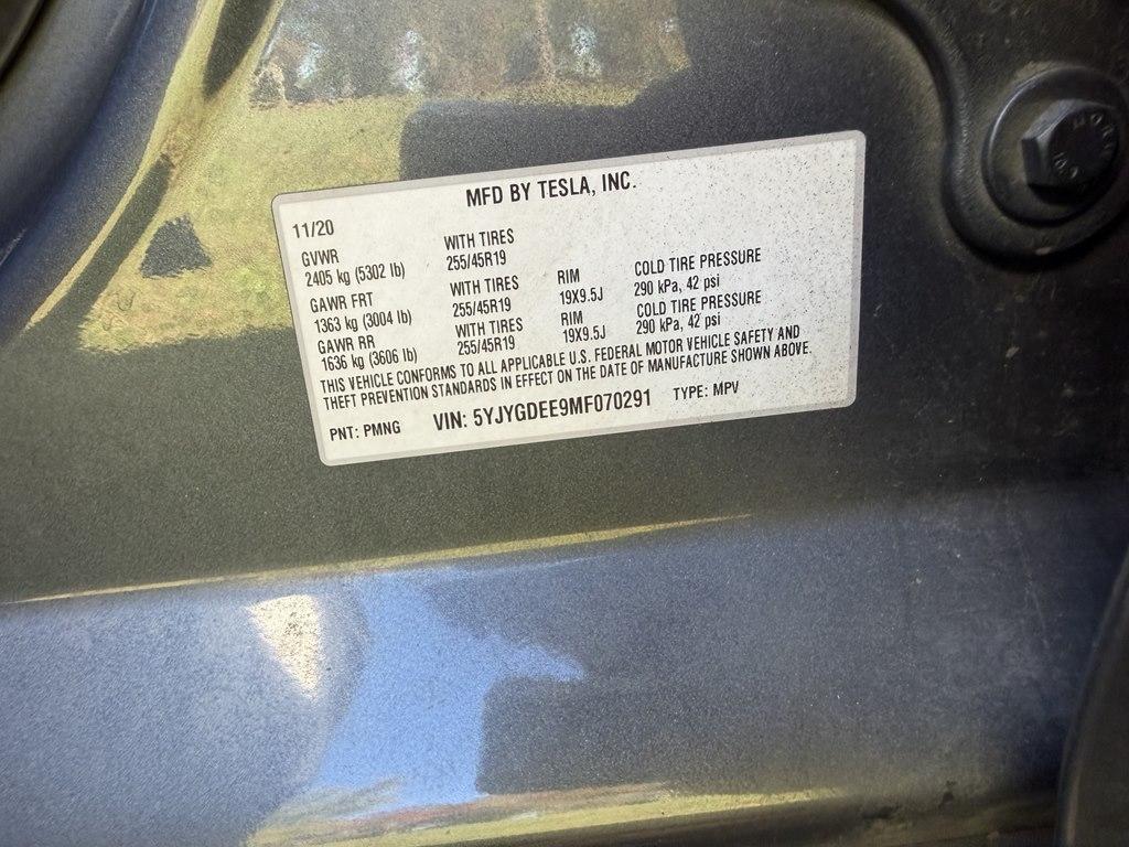 Tesla Model Y  2021