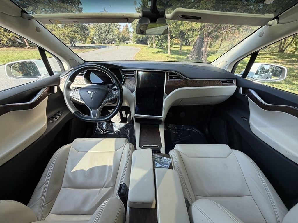 Tesla Model X  2017